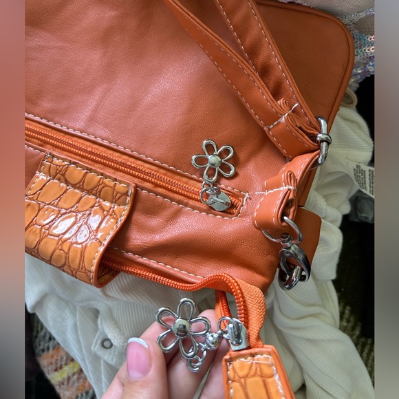 Vintage orange snake skin purse - Picture 2 of 8